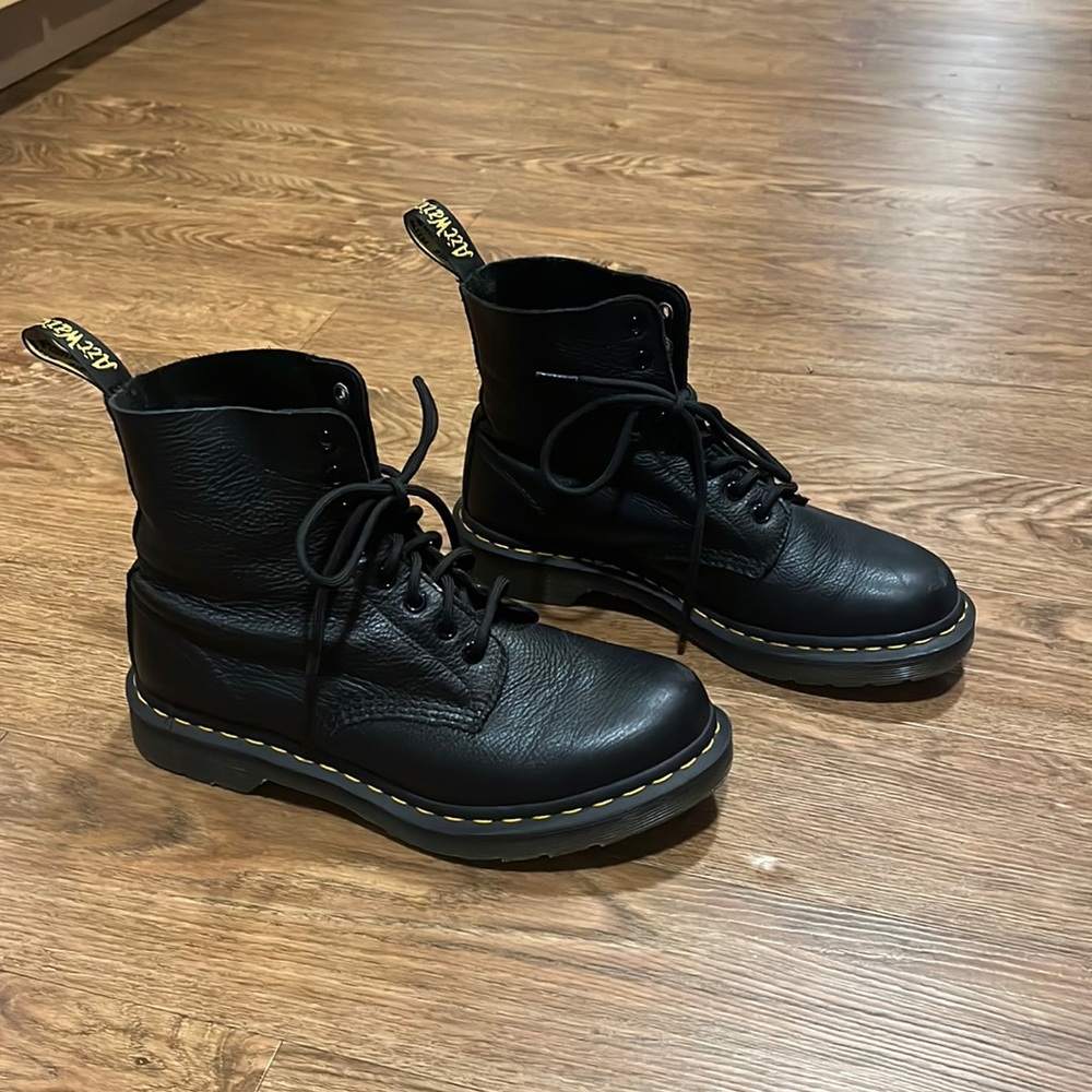 Dr. Martens 1460 WOMEN'S PASCAL VIRGINIA LEATHER BOOTS